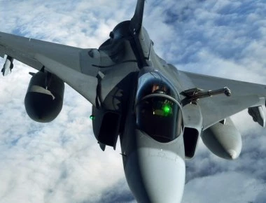 Το σουηδικό μαχητικό JAS-39 με Meteor - Δείτε βίντεο